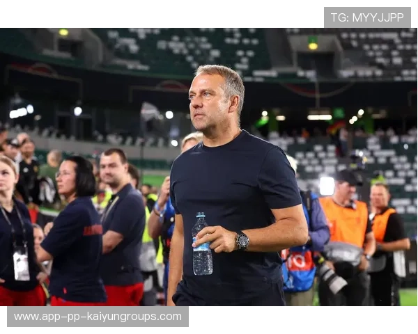 弗里克赛前誓言曝光：巴萨不能再丢分！，弗里克宣布赛季末告别拜仁 亲承有意执掌德国队