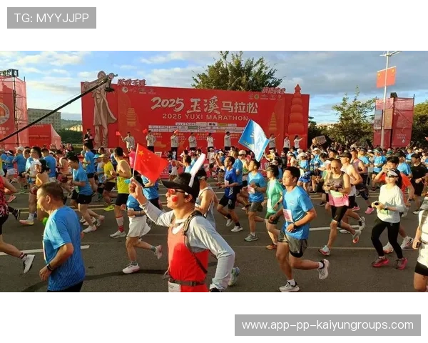 胡志明市马拉松:越南跑者破纪录,赛事精彩!,越南胡志明市现状 胡志明市马拉松:越南跑者破纪录,赛事精彩!,越南胡志明市现状