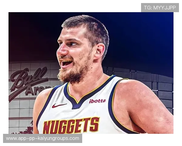 约基奇高位策应送击地传球,丹佛空切轻松上篮 约基奇高位策应送击地传球,丹佛空切轻松上篮