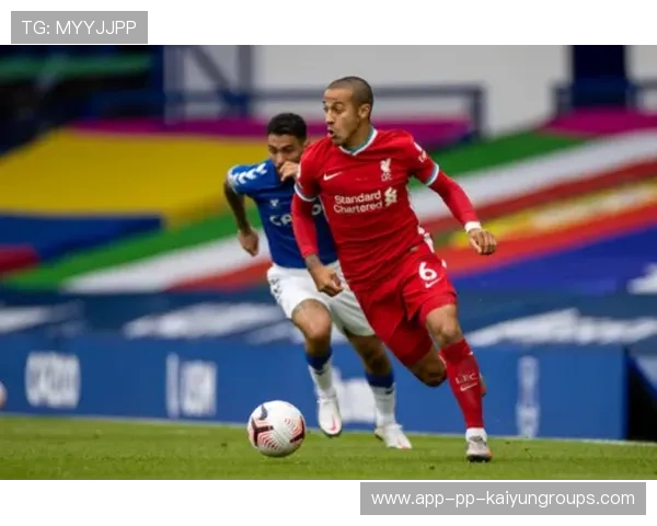 中场节拍器在现代足球比赛中的无球接应价值